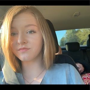 Meet your Posher, Briana